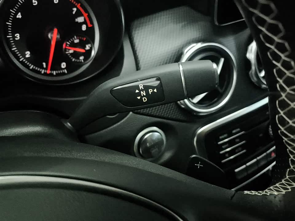 Mercedes-Benz GLA Mercedes-Benz GLA
