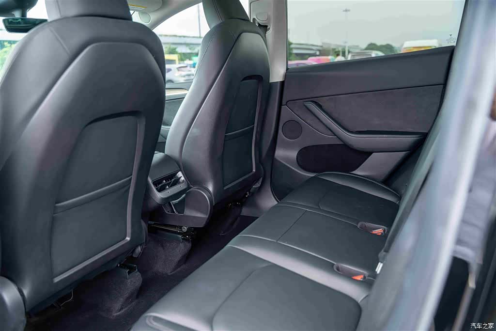 Tesla Model Y, 2022 12