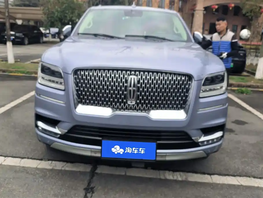 Lincoln Navigator