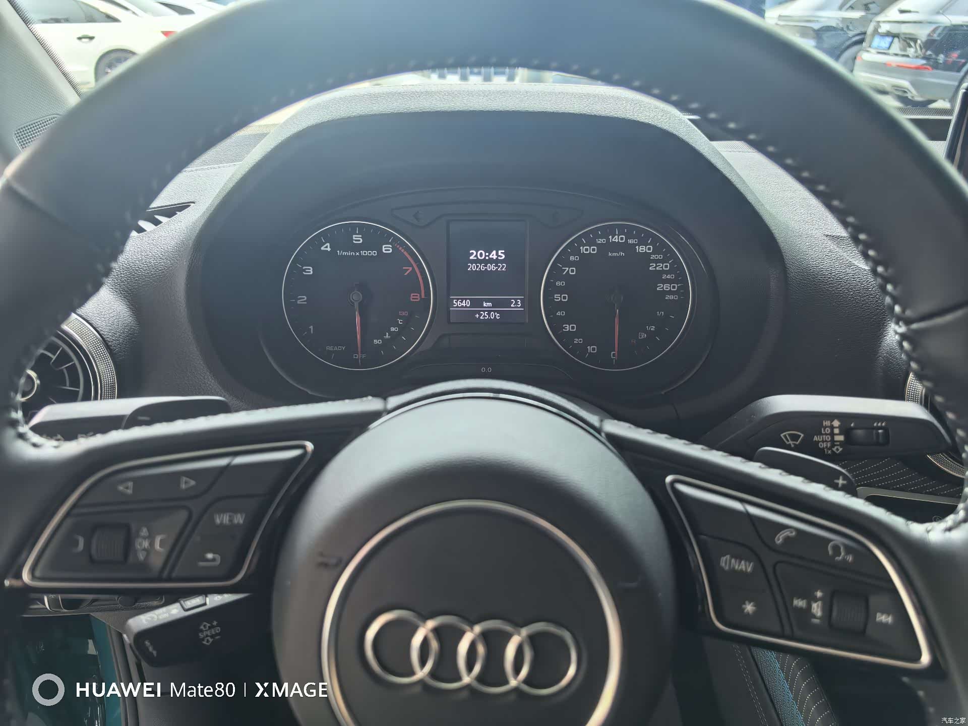 Audi Q2L, 2022 10