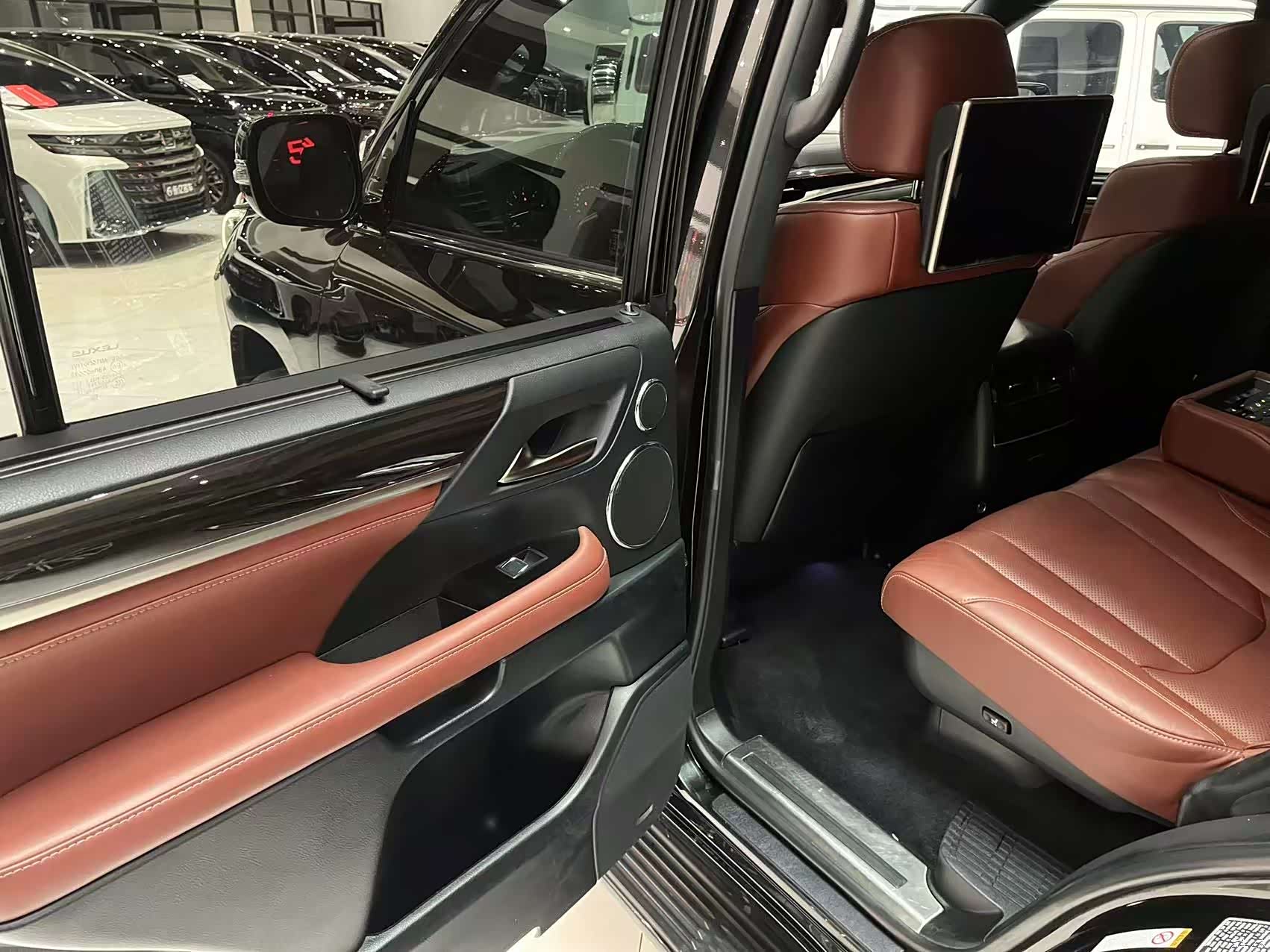 Lexus LX, 2016 9