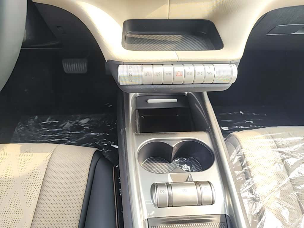 BYD Dolphin, 2026 14