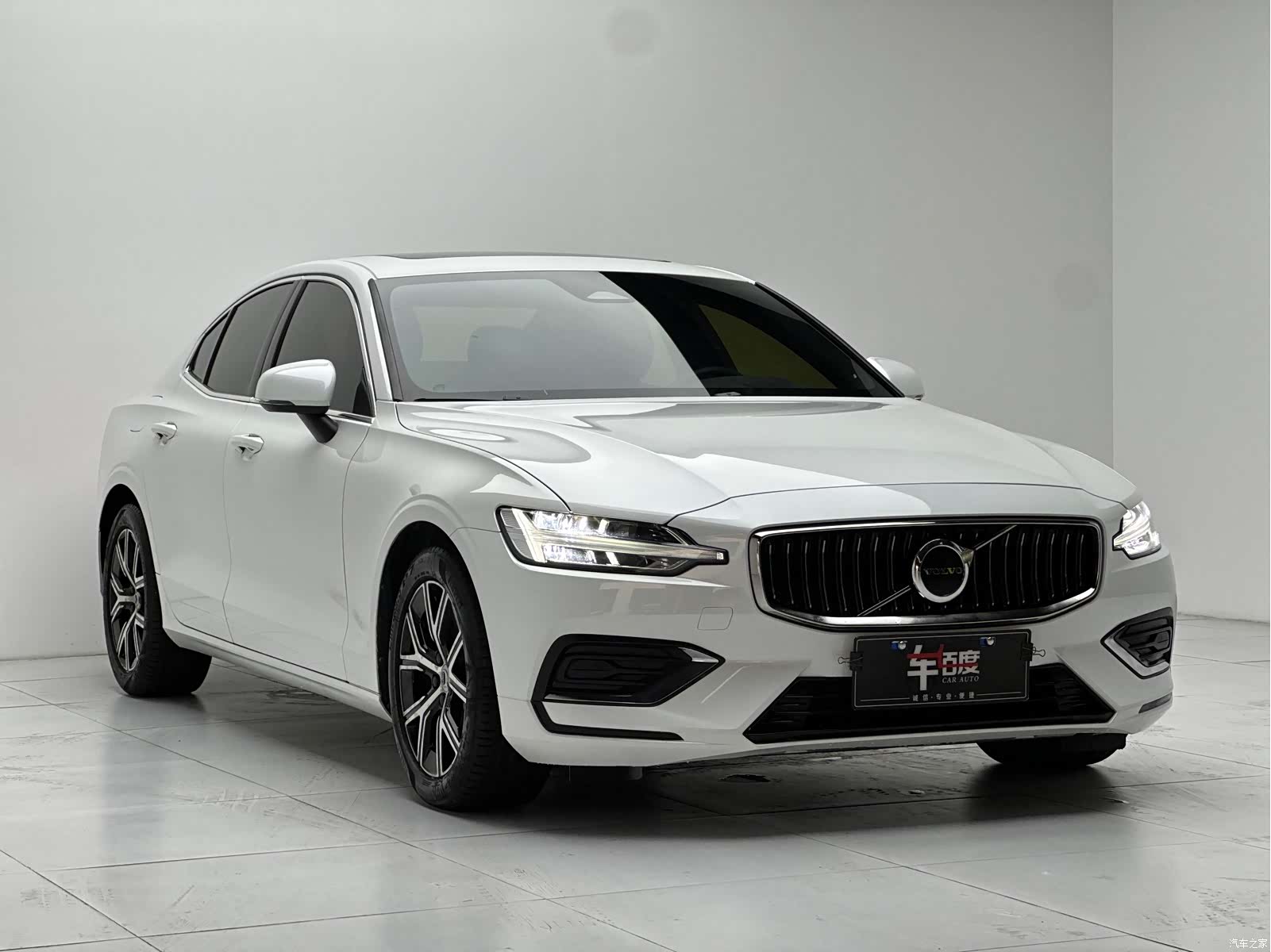 Volvo S60, 2023 3