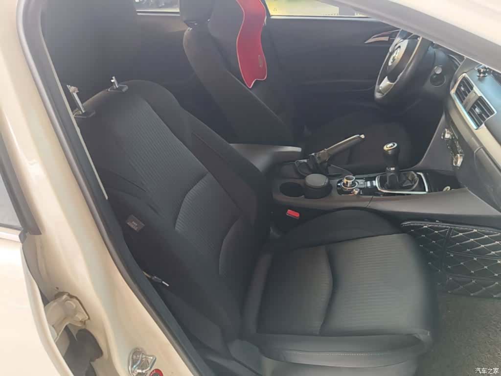 Mazda Mazda3, 2017 25