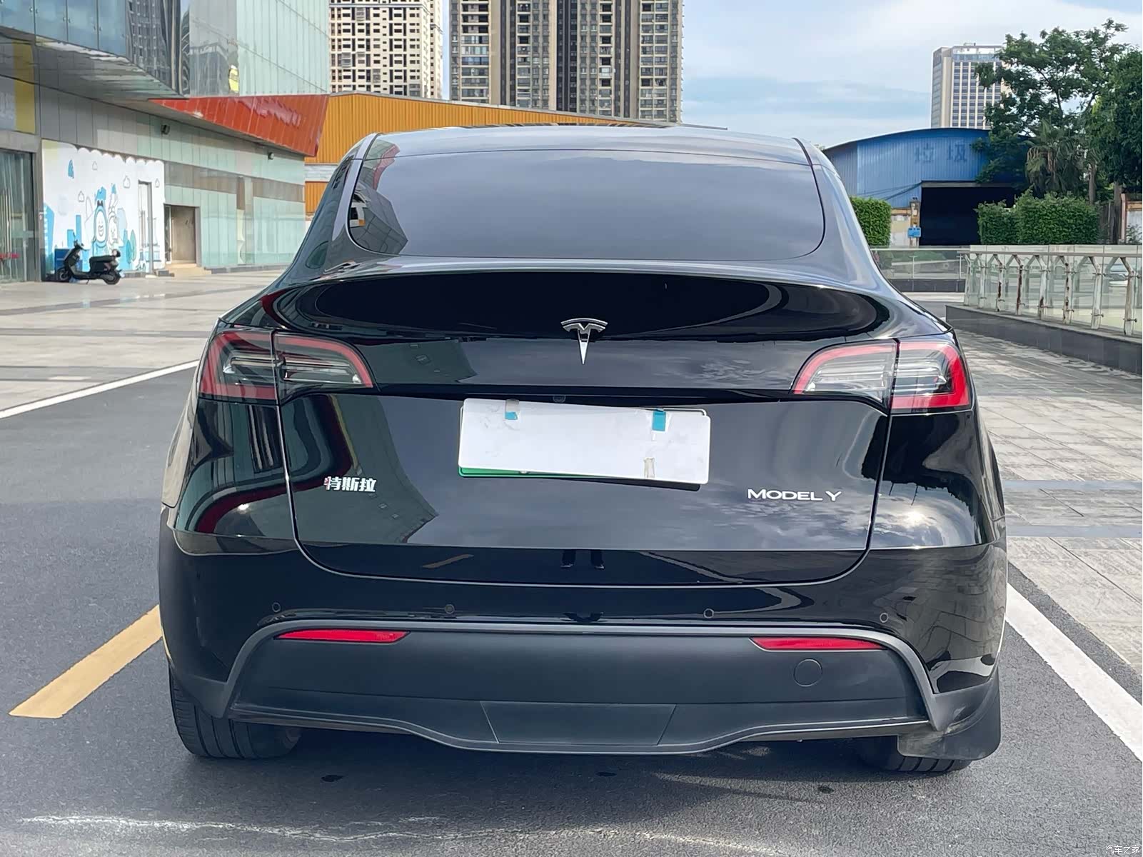 Tesla Model Y, 2023 все фото