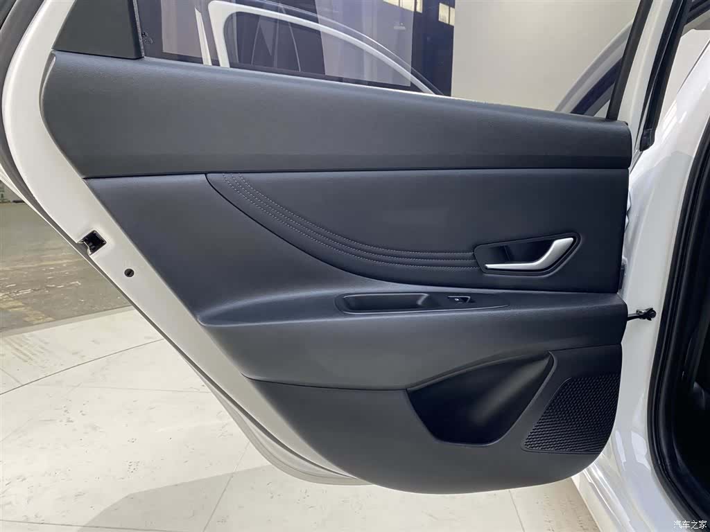 Hyundai Elantra, 2023 12