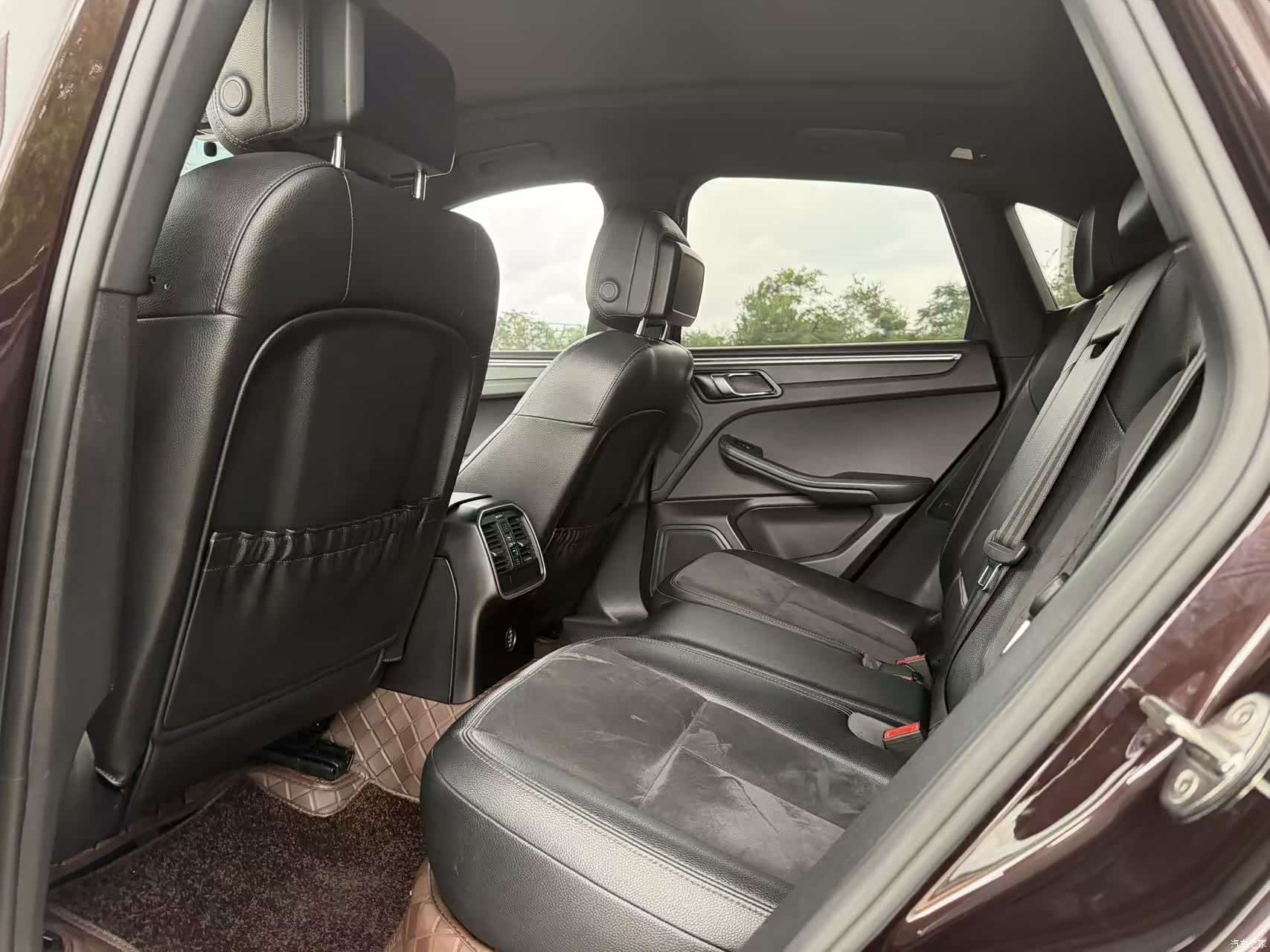 Porsche Macan, 2017 все фото