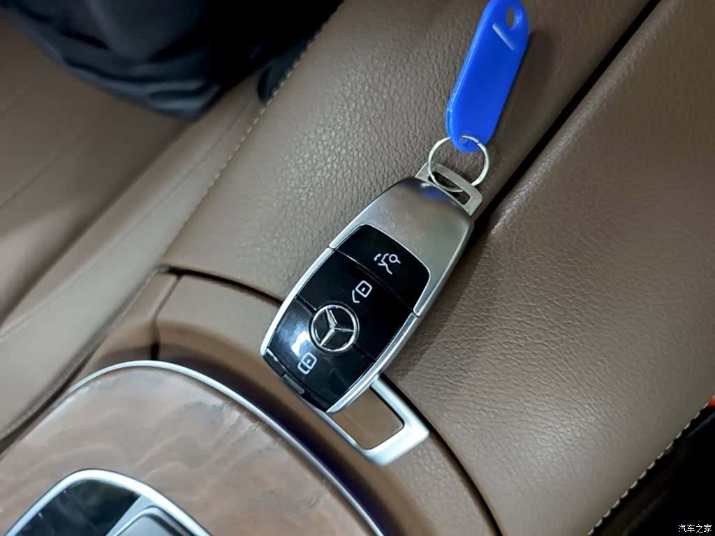 Mercedes-Benz E-Class, 2023 9
