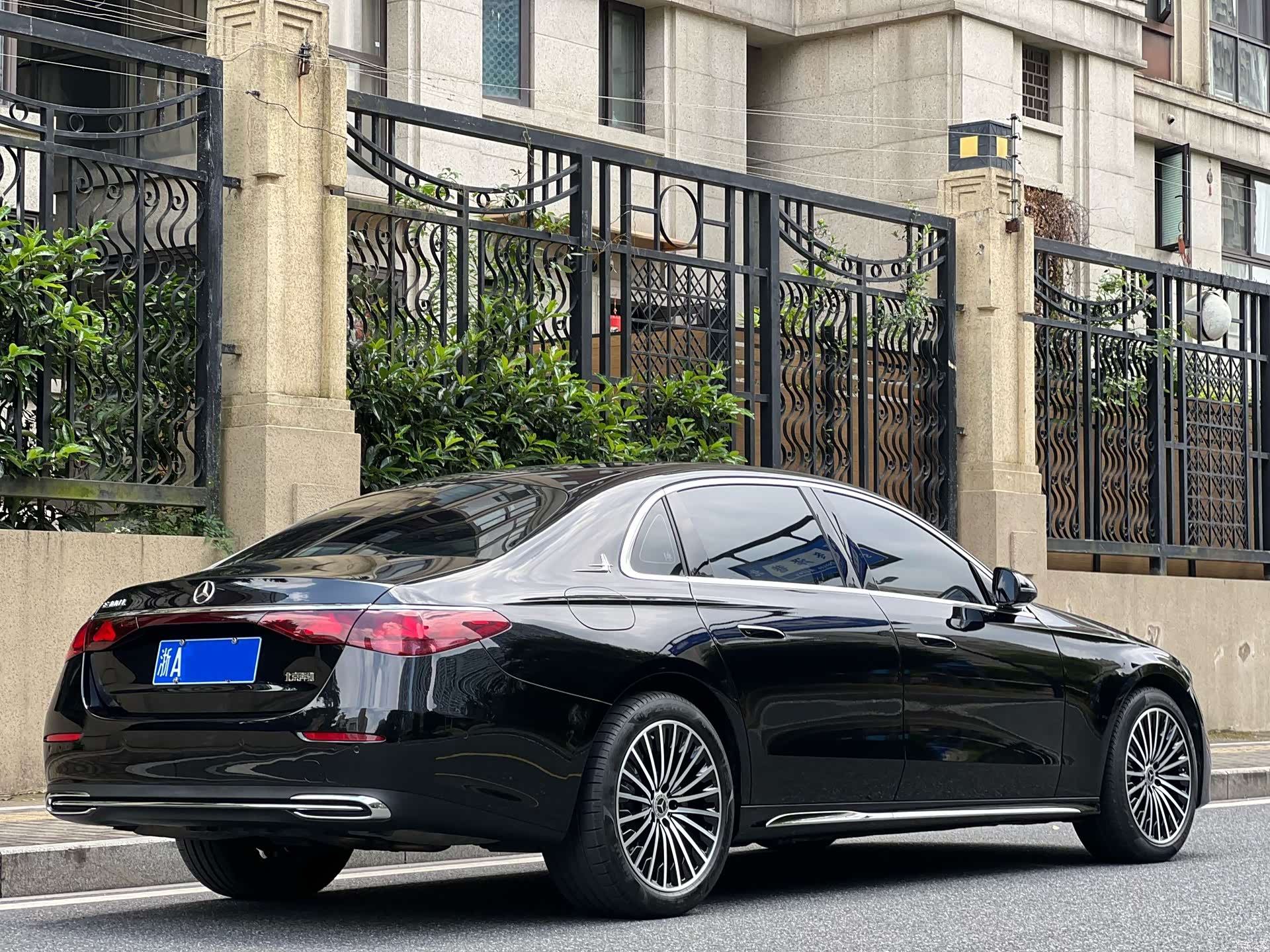 Mercedes-Benz E-Class, 2024 6