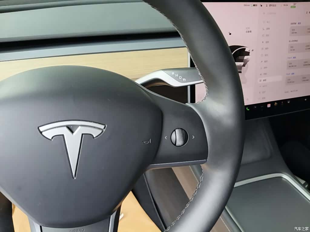 Tesla Model Y, 2022 14