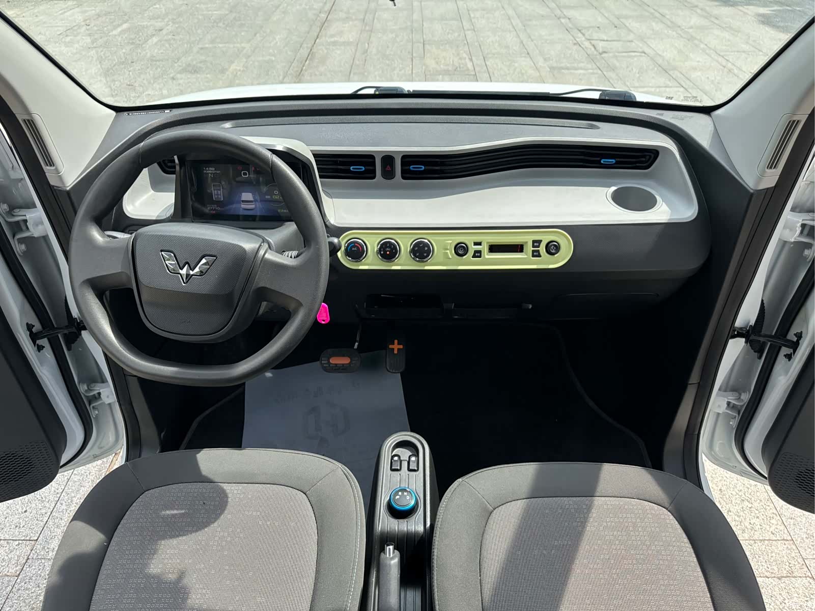 Wuling MINIEV, 2022 16