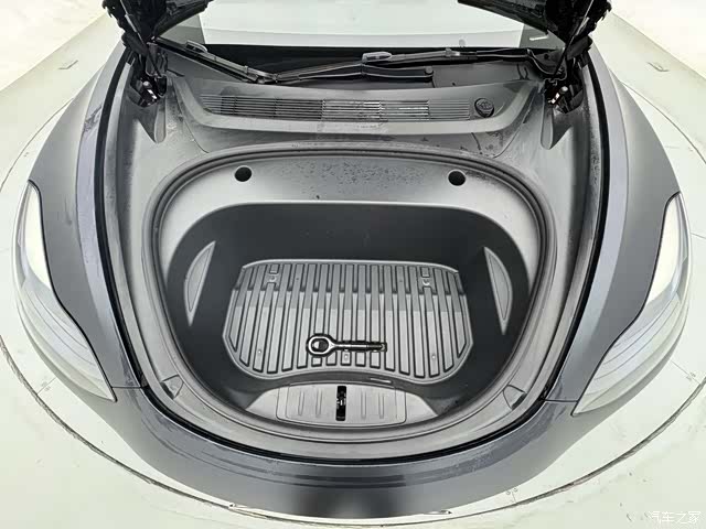 Tesla Model 3, 2023 16