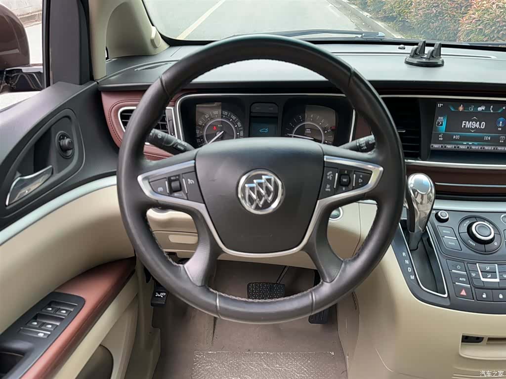 Buick GL8, 2019 4