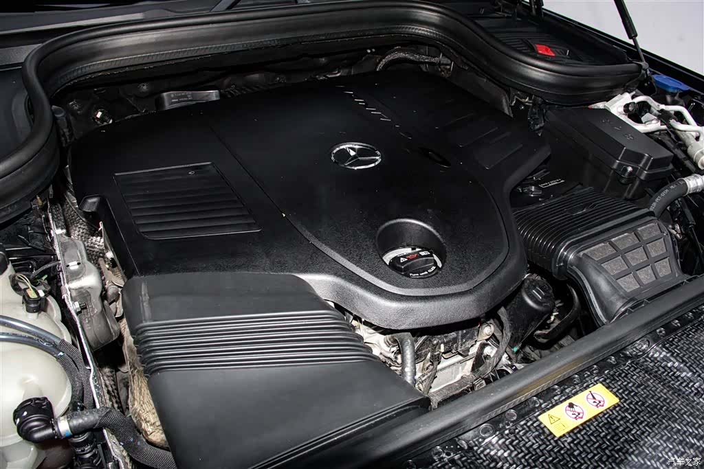 Mercedes-Benz GLS, 2024 13