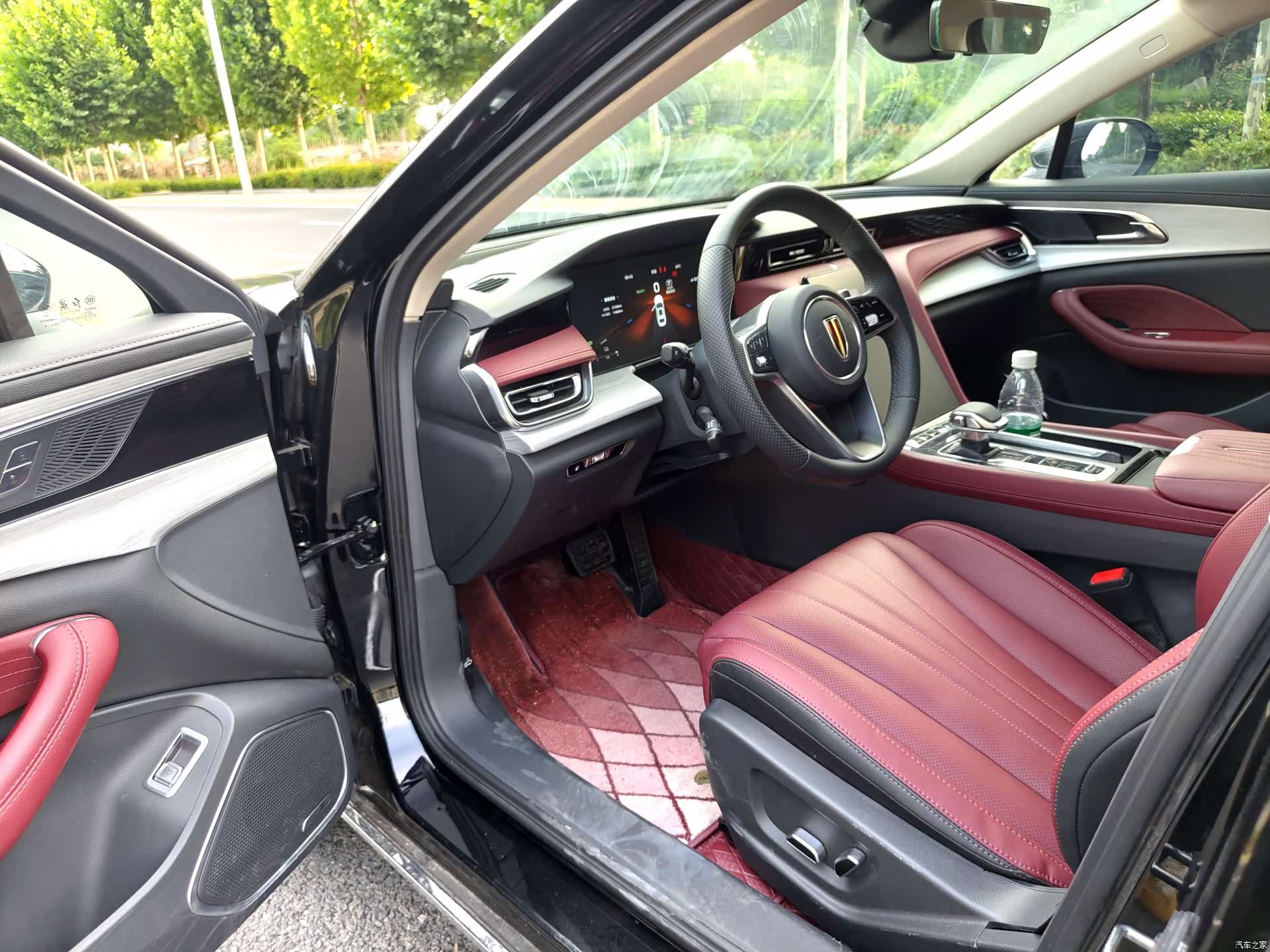 Hongqi H5, 2025 7