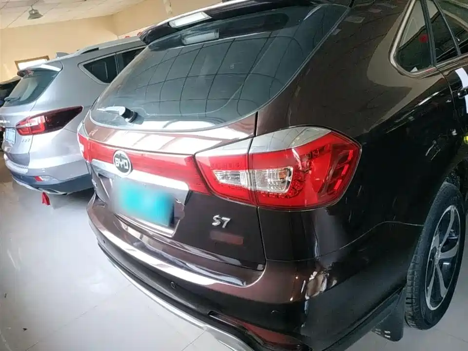 BYD S7