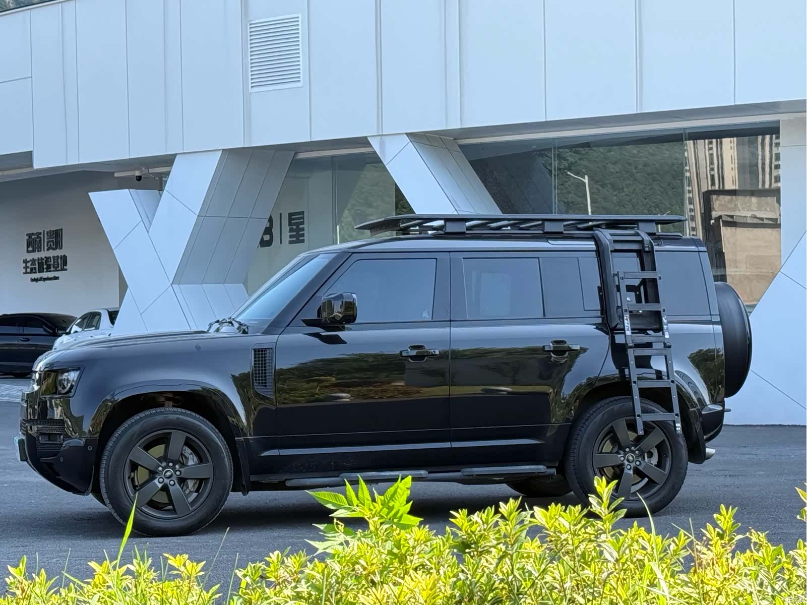 Land Rover Defender, 2023 19