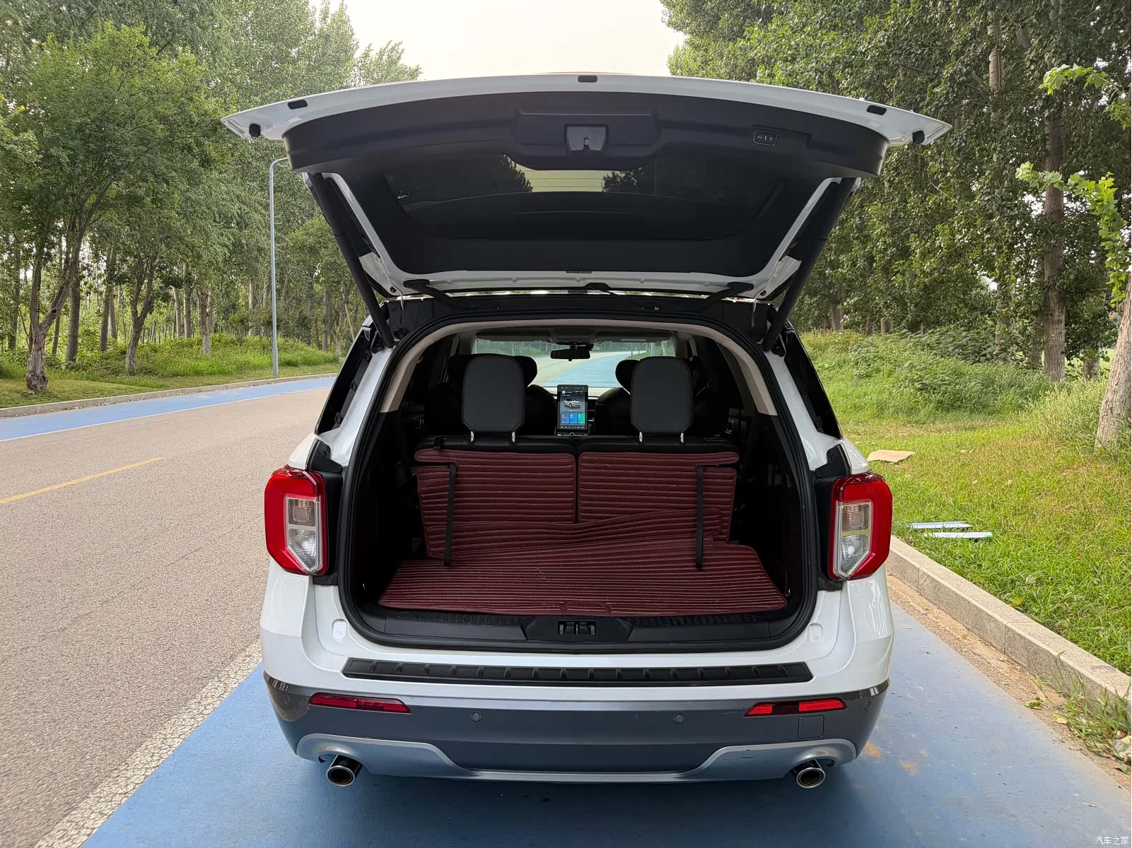 Ford Explorer, 2021 14