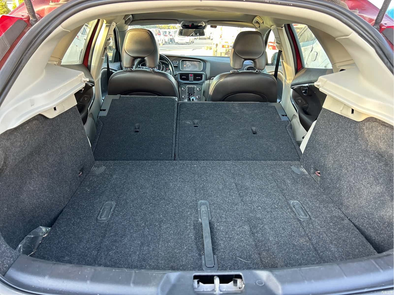 Volvo V40, 2015 37