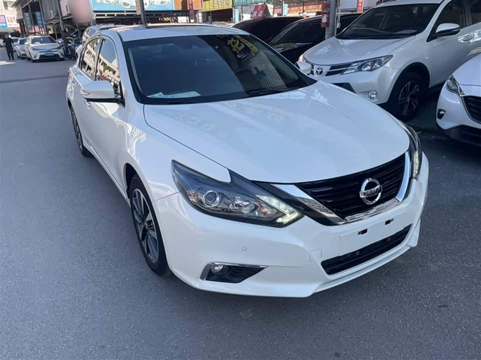 Nissan Teana