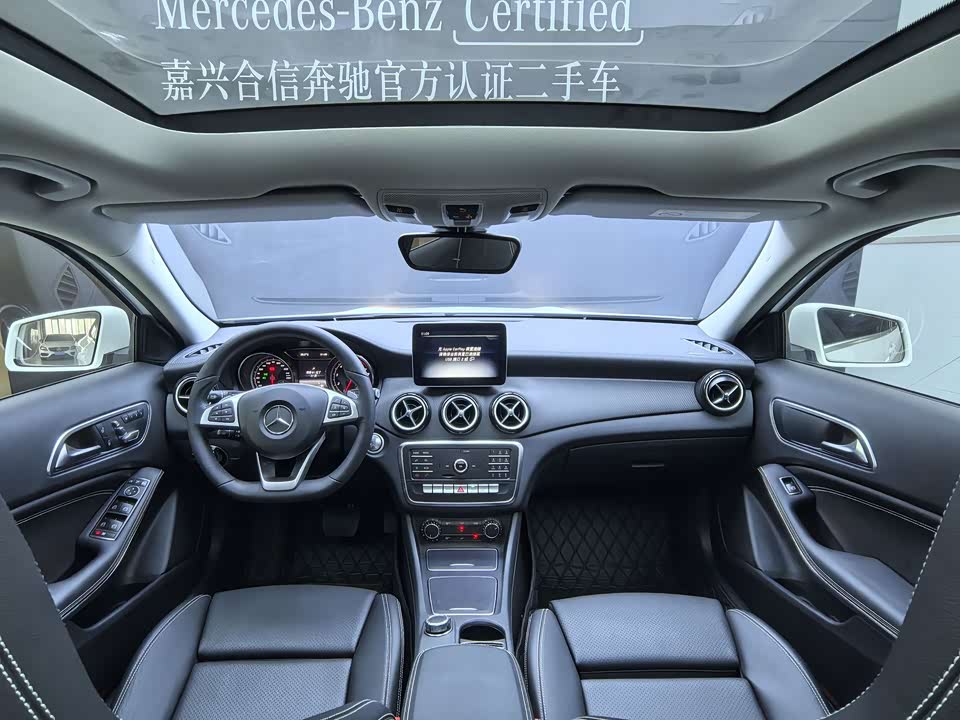 Mercedes-Benz GLA Mercedes-Benz GLA