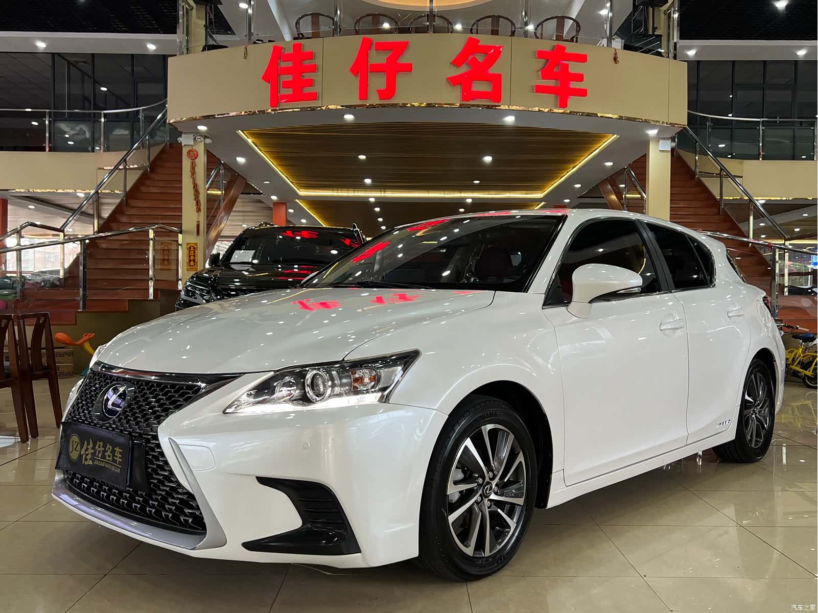 Lexus CT, 2017 1