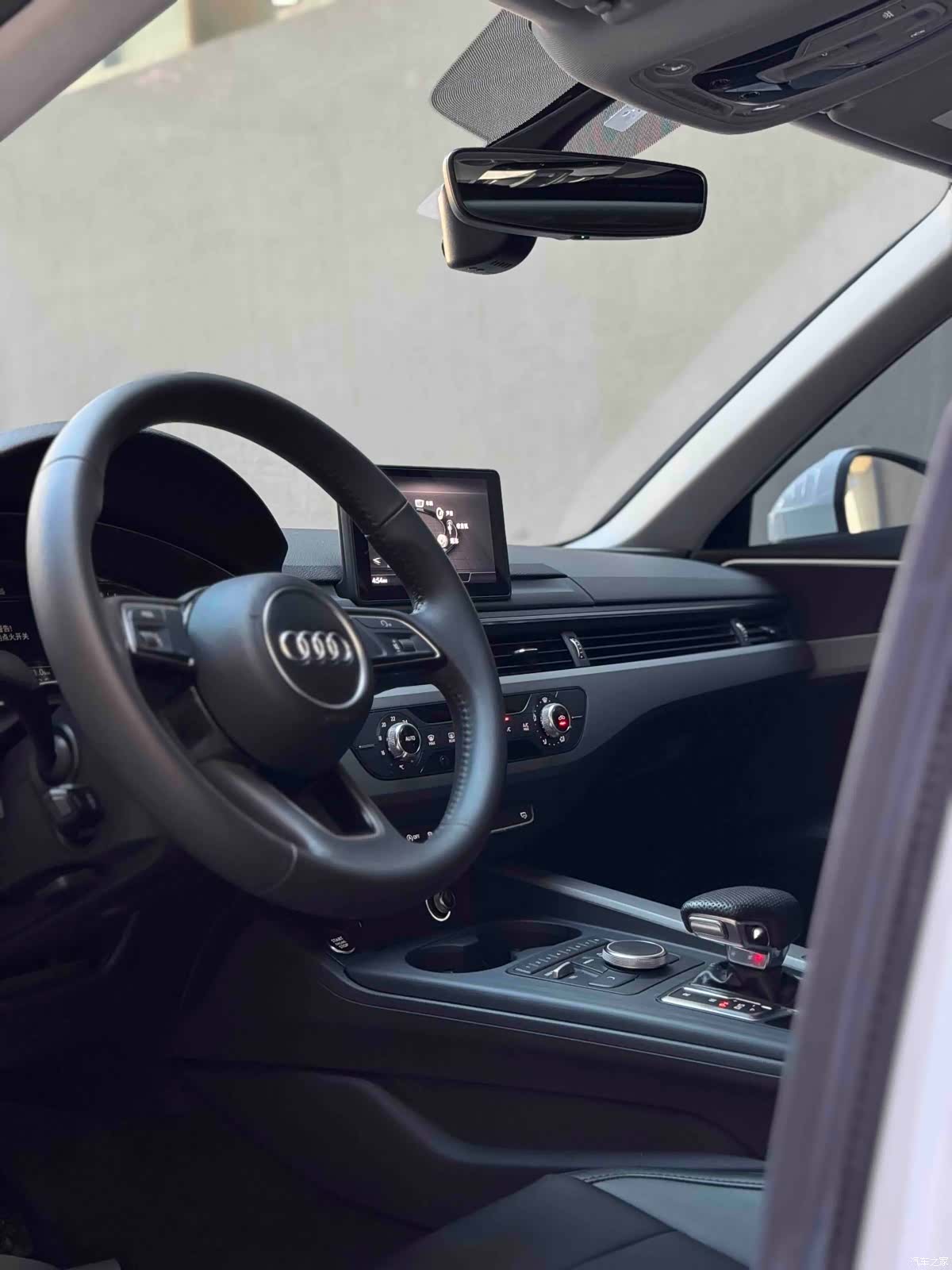 Audi A4L, 2018 7