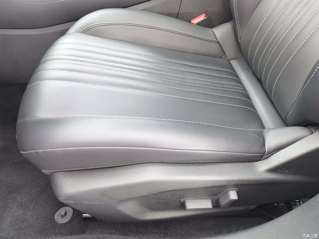 Peugeot 408, 2025 20
