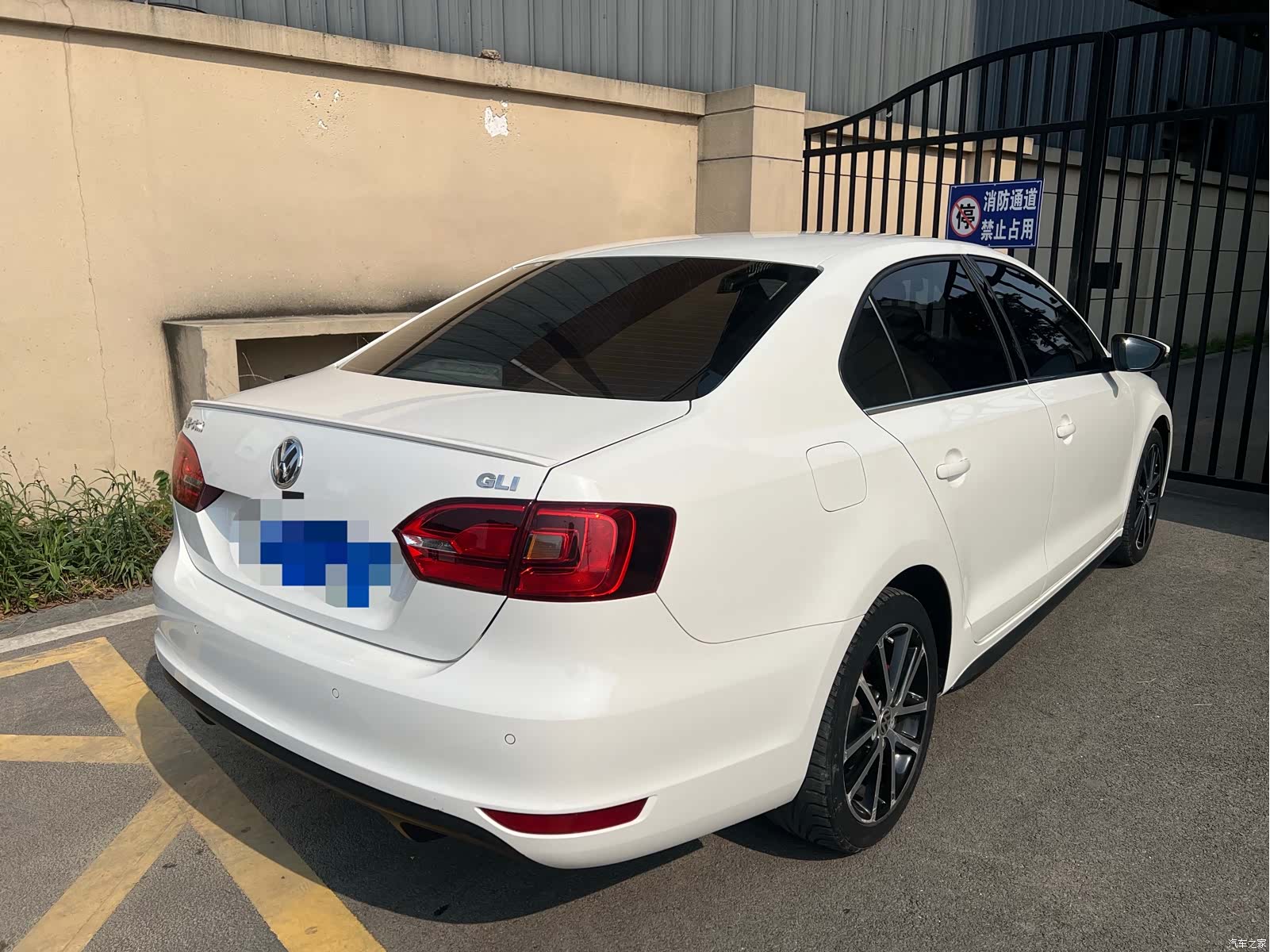 Volkswagen Sagitar, 2013 4
