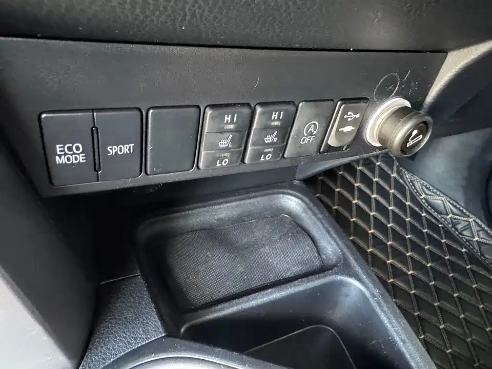 Toyota RAV4 Rongfang