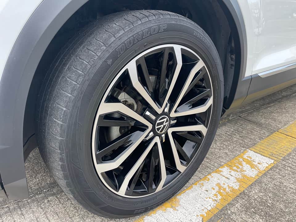 Volkswagen T-ROC exploring Songs