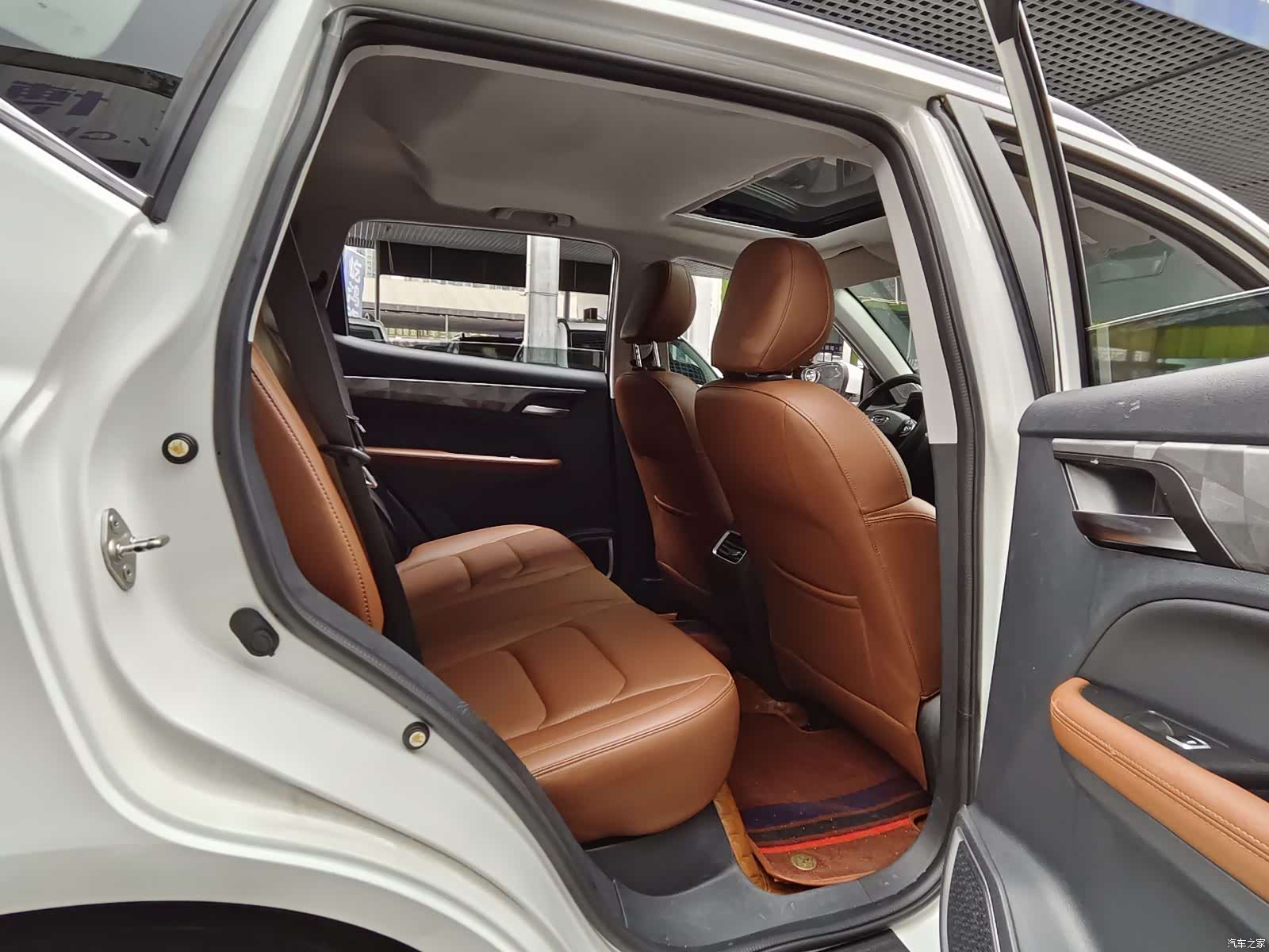 Geely X6, 2022 15