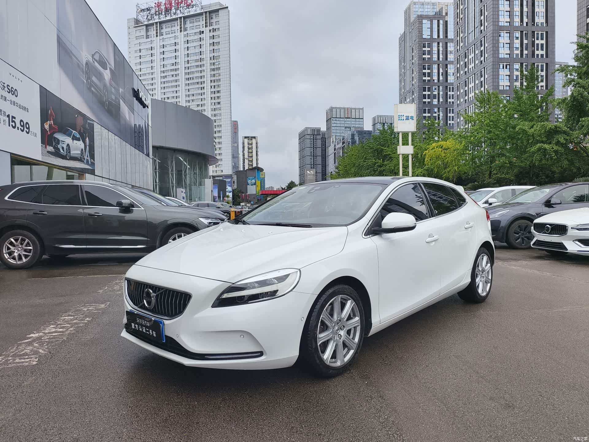 Volvo V40, 2017 1