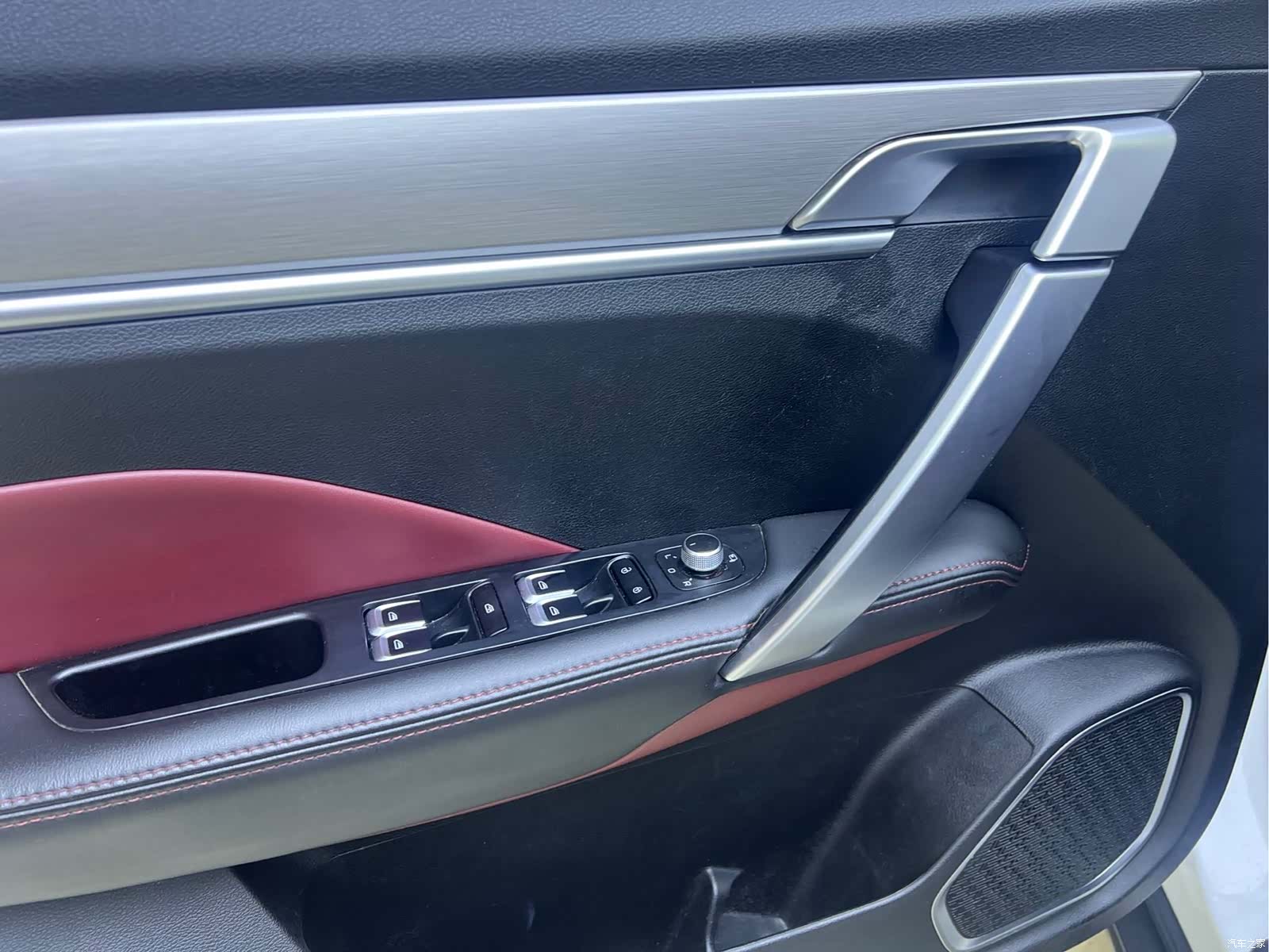 Geely Coolray, 2022 13