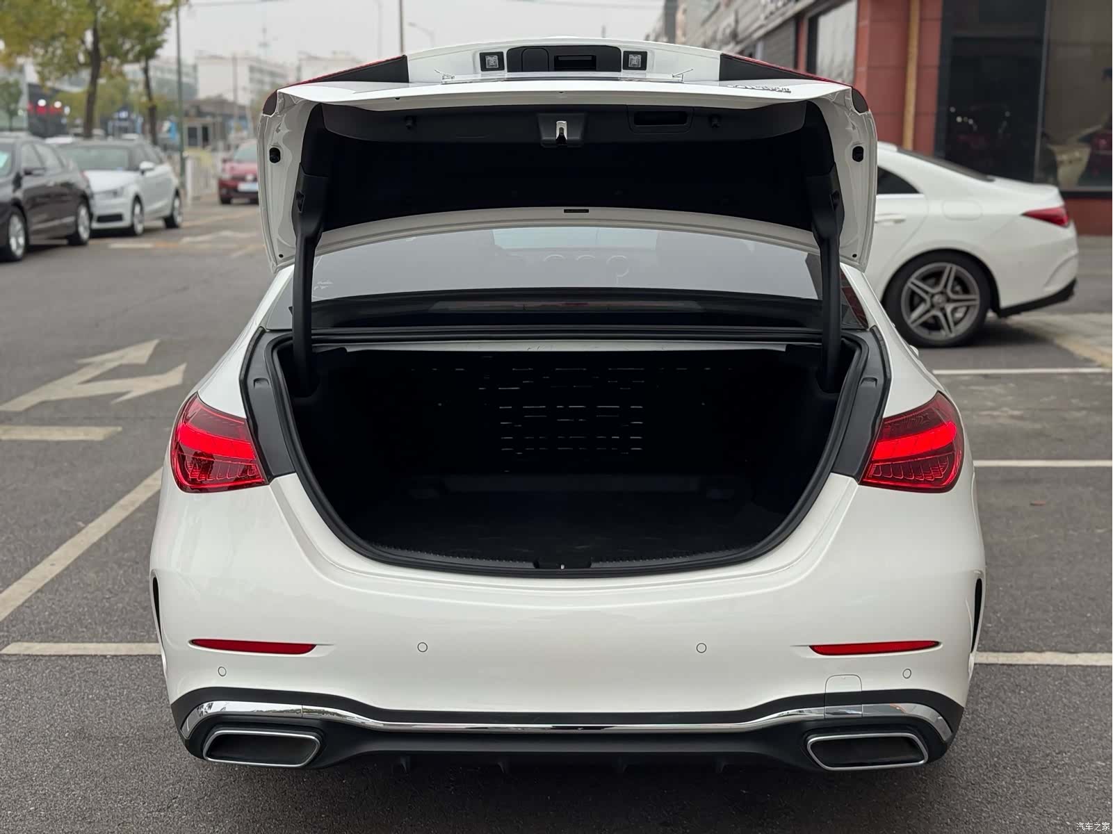 Mercedes-Benz C-Class, 2024 39