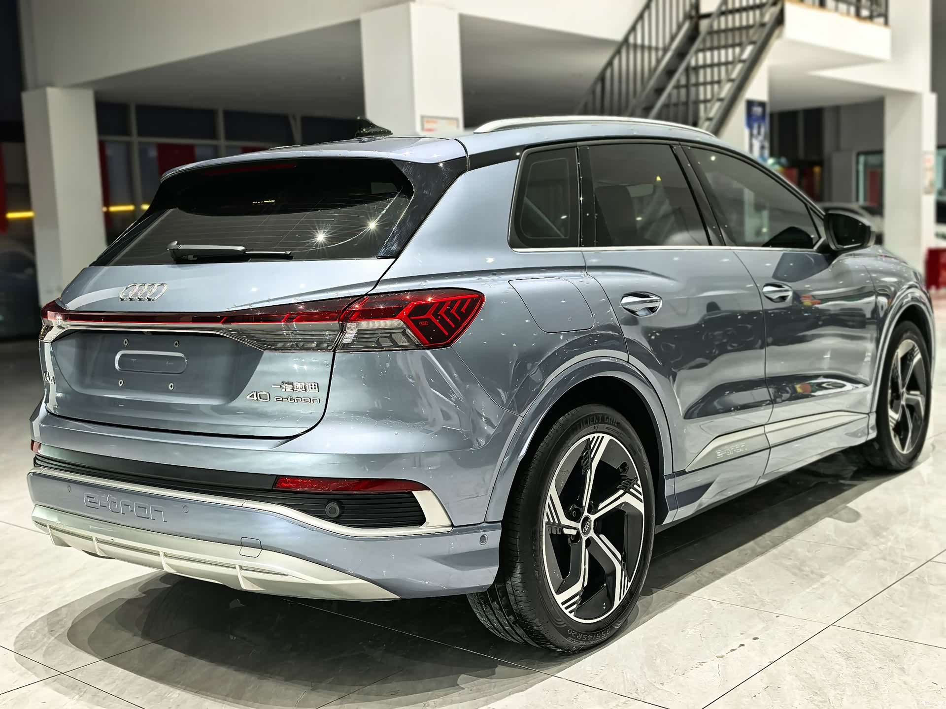Audi Q4 e-tron, 2022 4