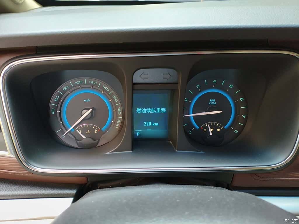Buick GL8, 2016 4