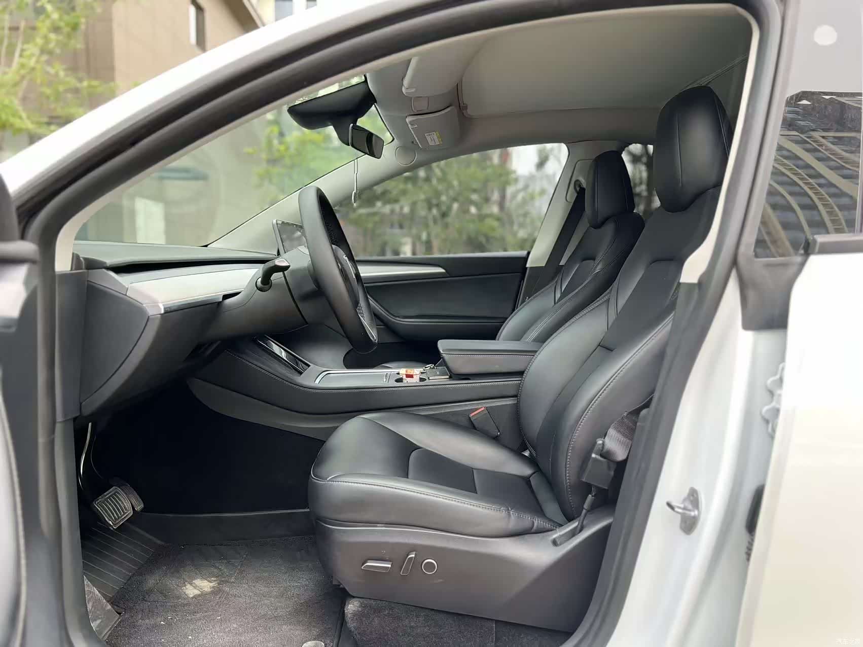 Tesla Model Y, 2024 4