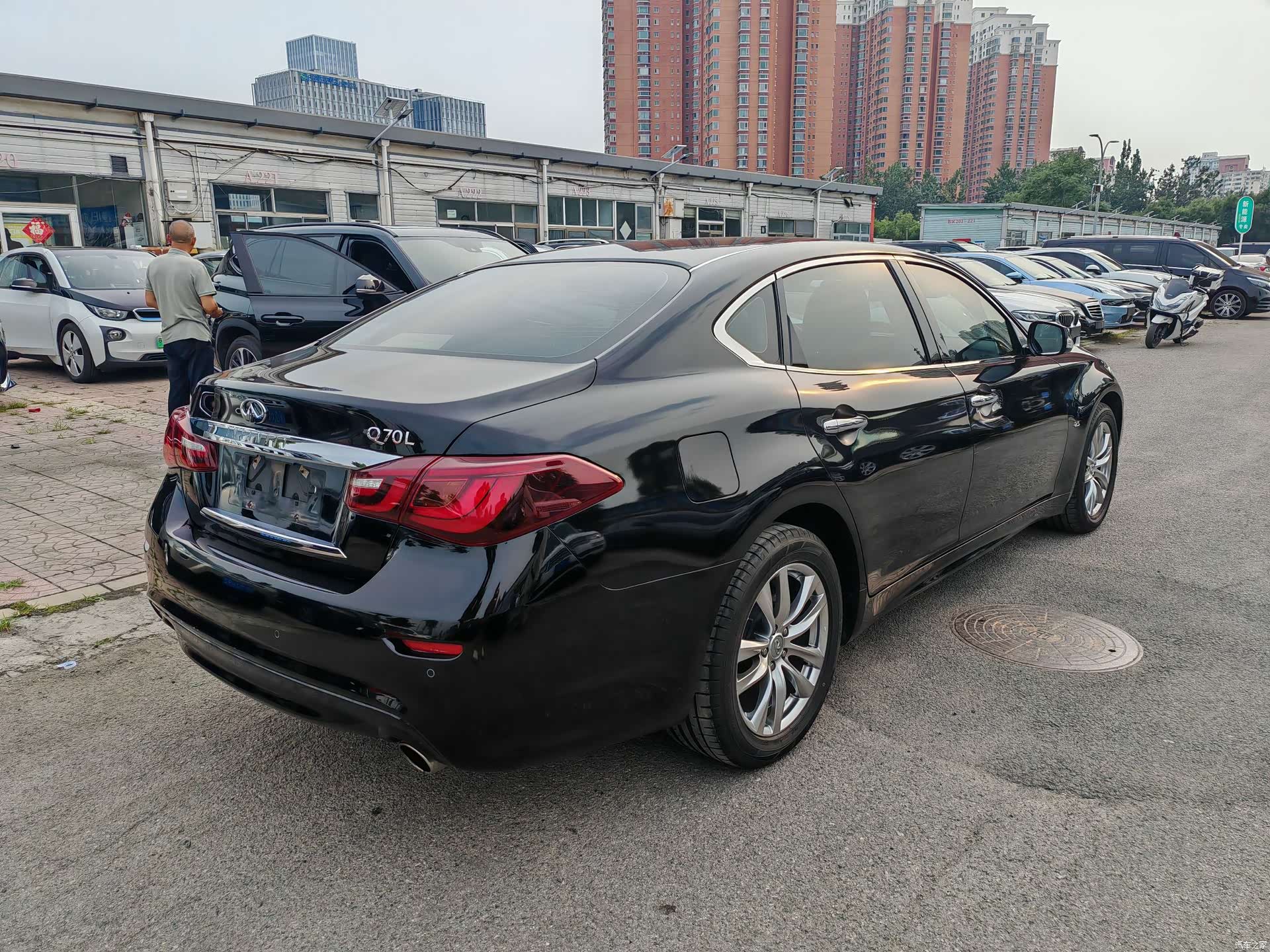 Infiniti Q70, 2015 9