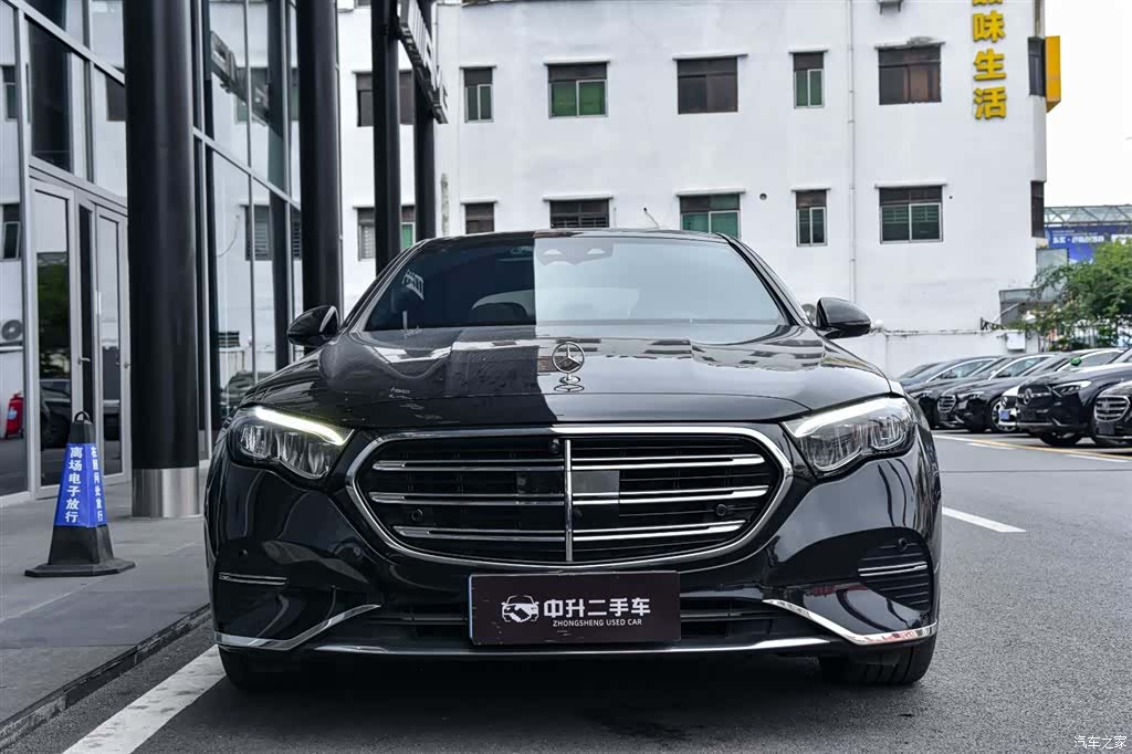 Mercedes-Benz E-Class, 2024 2