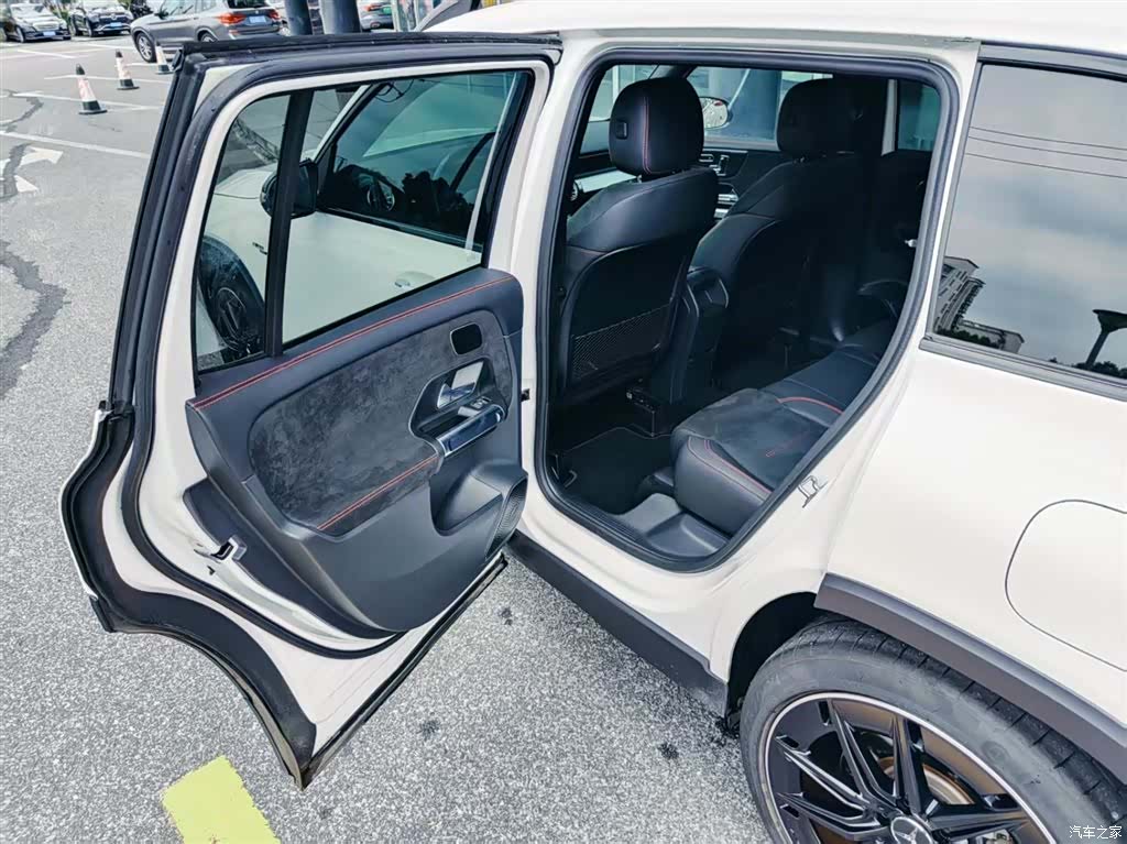 Mercedes-Benz GLB, 2025 15