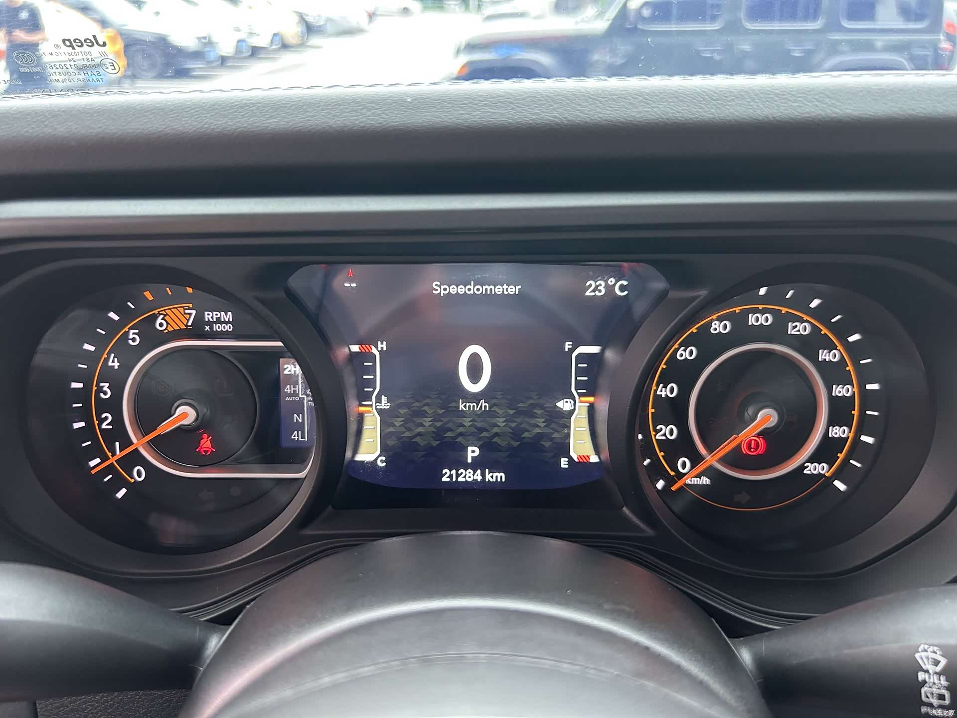 Jeep Wrangler, 2025 12