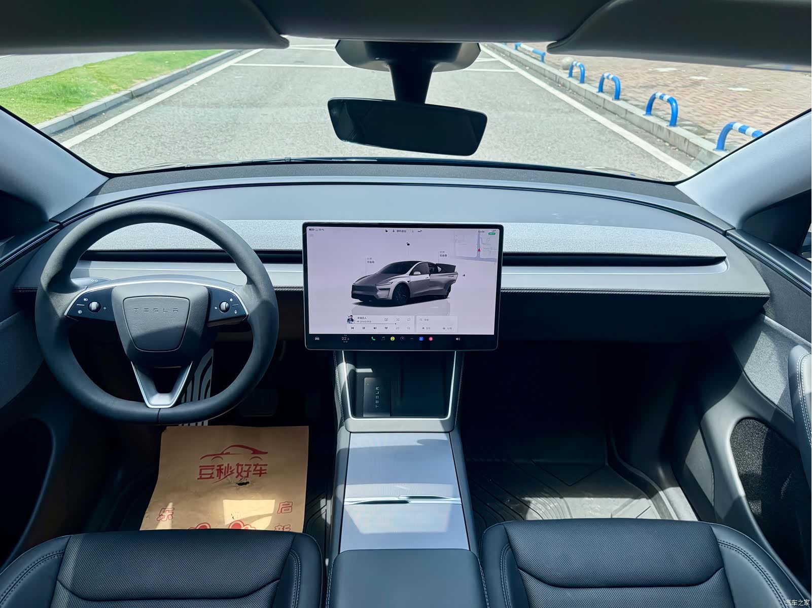 Tesla Model Y, 2025 10