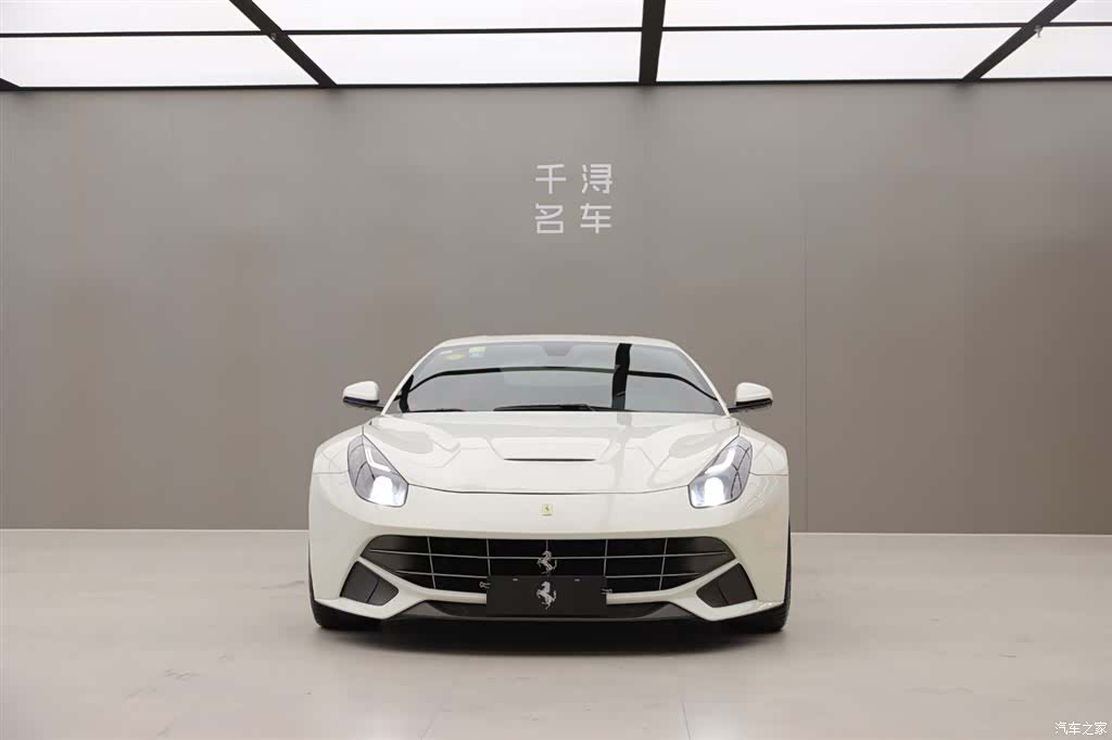 Ferrari F12ber, 2016 2