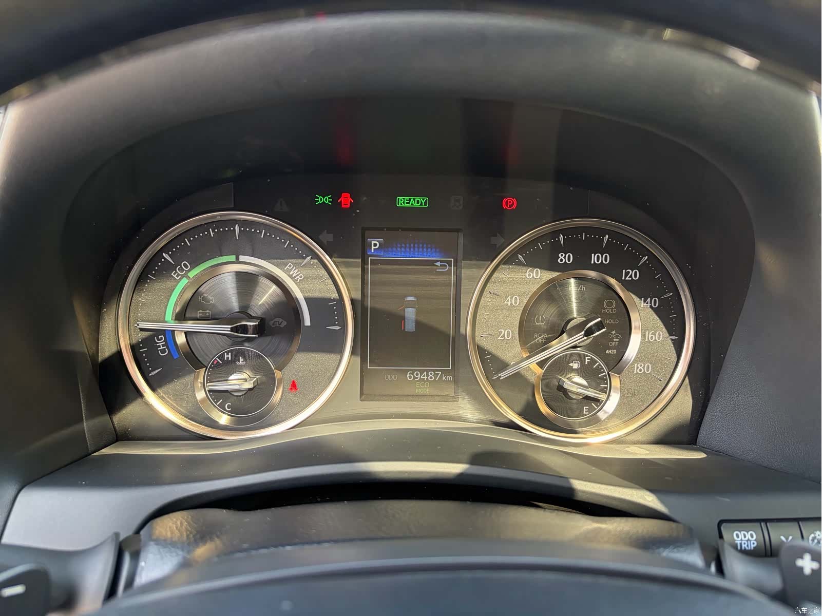 Toyota Alphard, 2022 10