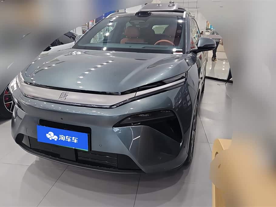 BYD Tang L
