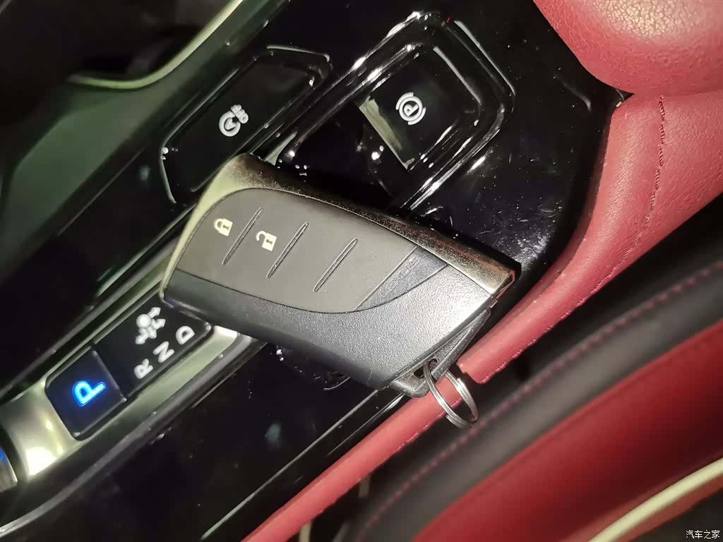Lexus NX, 2023 13