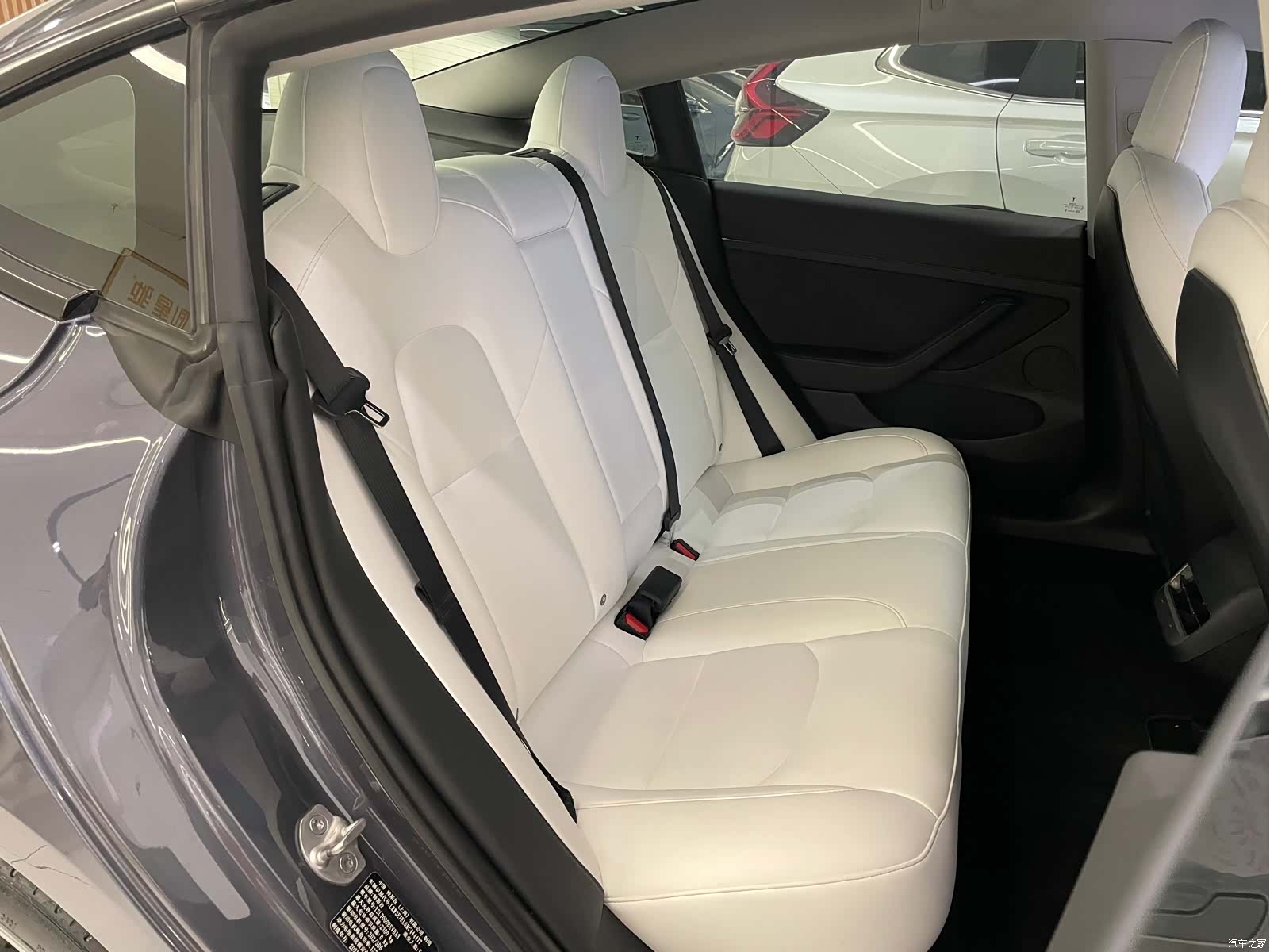 Tesla Model 3, 2021 13