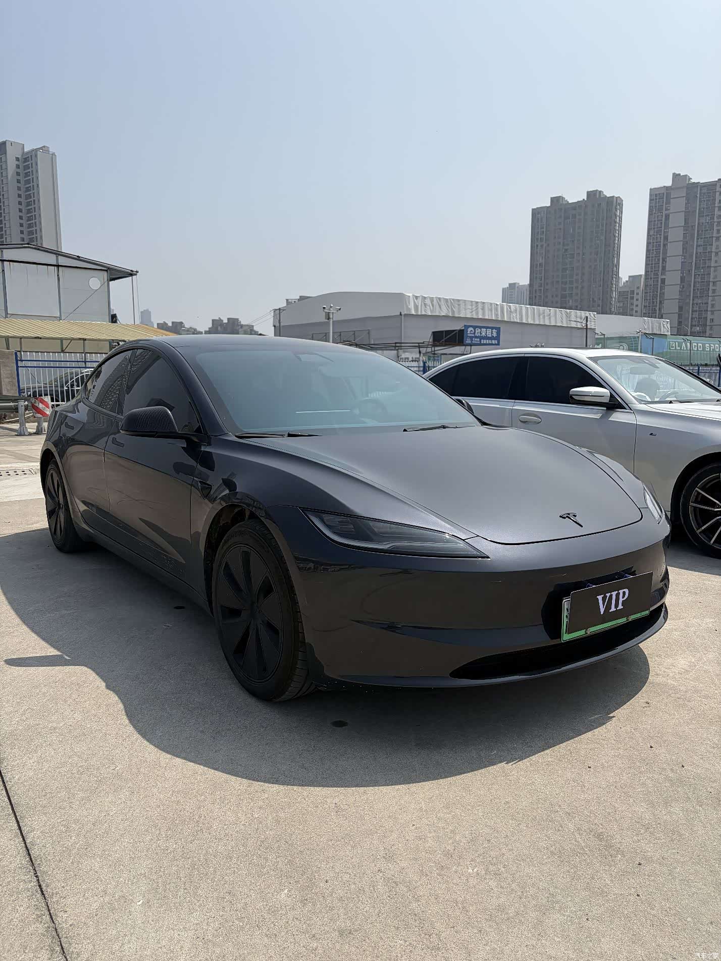 Tesla Model 3, 2025 3