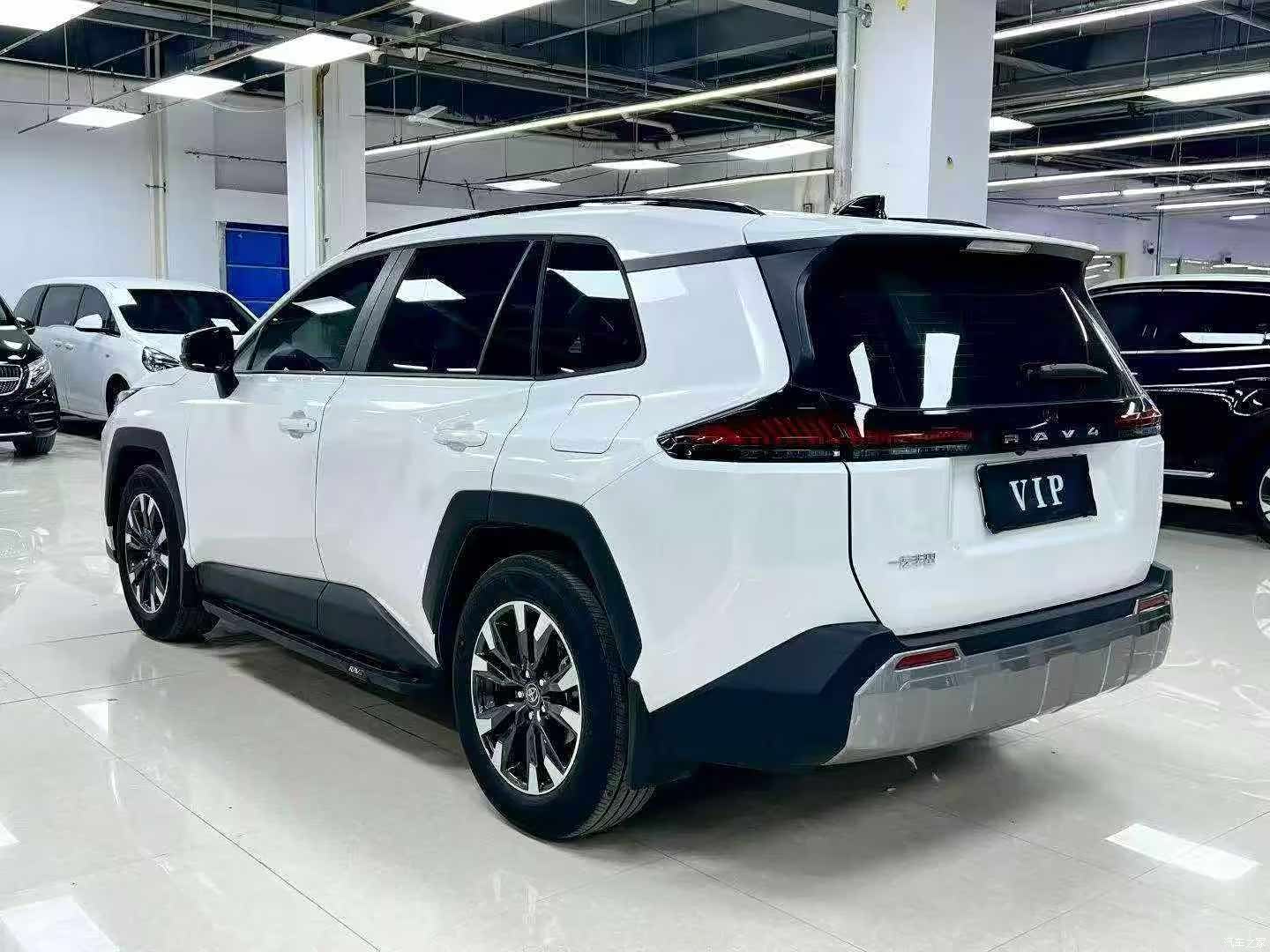 Toyota RAV4, 2026 7